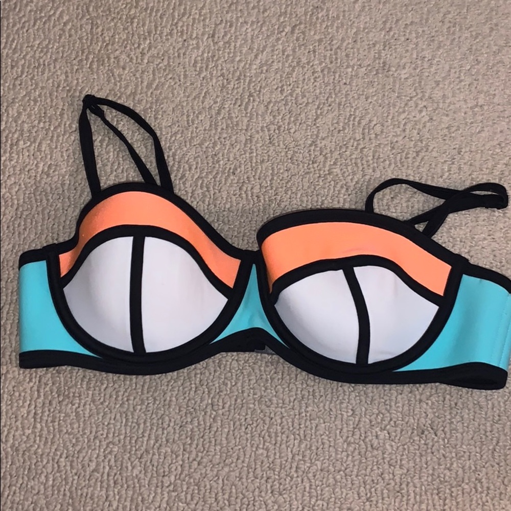 Triangl bikini top
